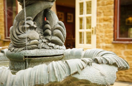 Stoke Albany Hotel | White Horse Inn & Restaurant