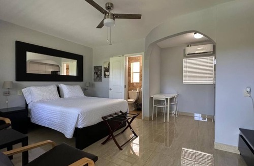 South Palm Park Neighborhood Association Hotel | White Horse Motel