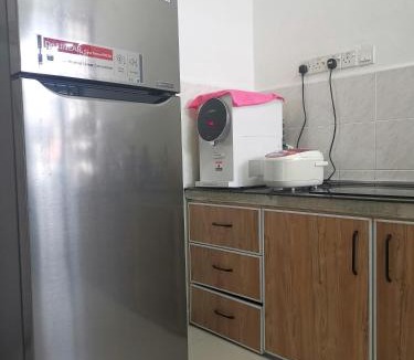 Taman Impian House | White House 19 Room B