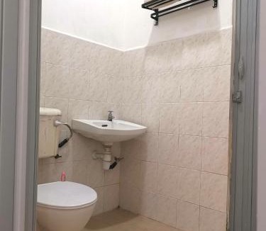 Taman Impian House | White House 19 Room B