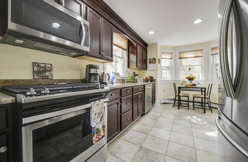 Princeton House | White House First-Floor Condo w/parking