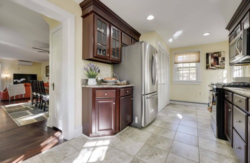 Princeton House | White House First-Floor Condo w/parking