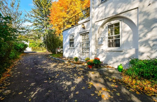 Princeton House | White House First-Floor Condo w/parking