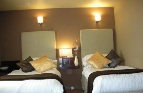 Muxton Hotel | White House Hotel