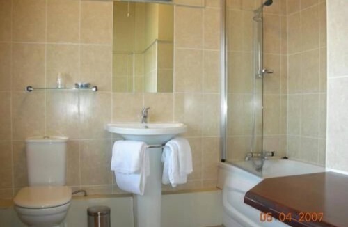 Muxton Hotel | White House Hotel