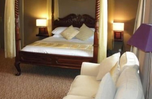 Muxton Hotel | White House Hotel