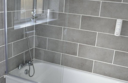 Muxton Hotel | White House Hotel