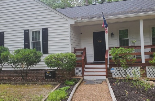 Brandermill House | White House 🏠 Quite Neighborhood