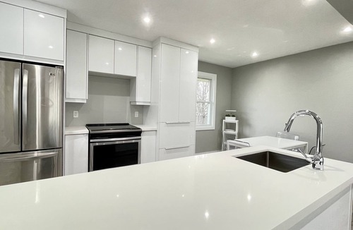 Merritton House | White House Suite - Sleeps 4