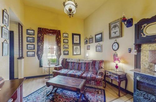 Ferndale House | White House