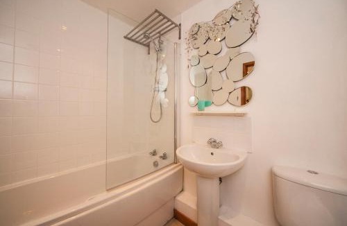 Mawgan Porth Apartment | White Lodge Apartments