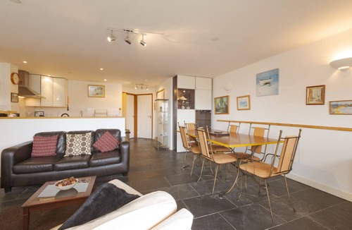 Mawgan Porth House | White Lodge Apartments