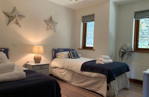 Mawgan Porth Apartment | White Lodge - Coast Hideaways