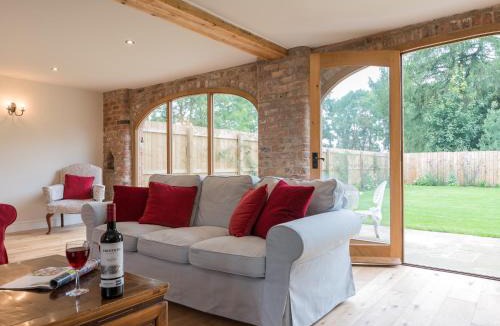 Carlton Miniott House | White Lodge Cottage