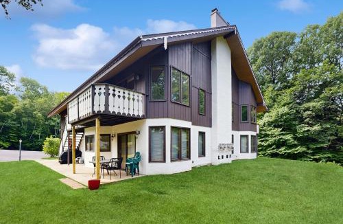 Jackson Apartment | White Mountain Getaway