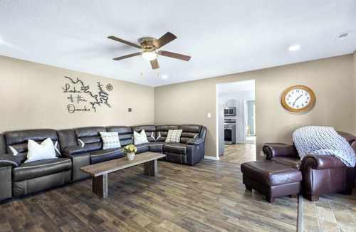 Sunrise Beach House | White Oak Landing – Spacious 6 BDR w/Boat Slip!