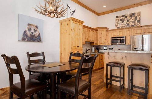 Victor Condo | White Pine Condo | Bronze Buffalo Ranch