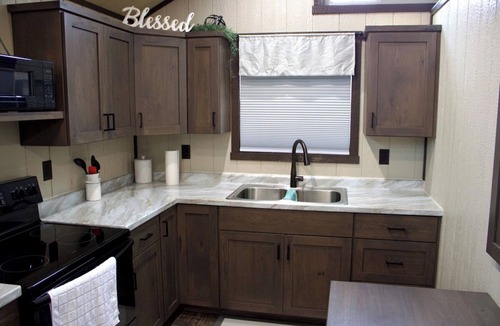 Toledo House | White Pine Cottage - White Pine Cottage