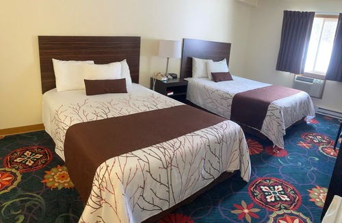 Christmas Hotel | White Pine Lodge