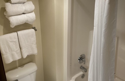 Christmas Hotel | White Pine Lodge