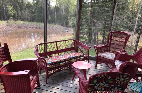 Palmers House | White Pine Retreat, Duluth North Shore Gem