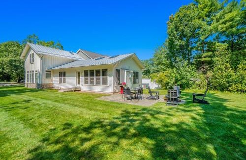 Glen Arbor House | White Pines Cottage