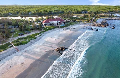 Hunts Point Hotel | White Point Beach Resort