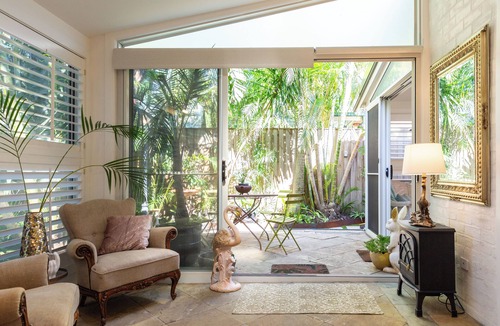 Suffolk Park Apartment | White Rabbit beachside