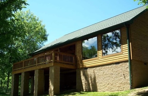 Norfork Cabin | White River Get Away Cabin (Norfork) - River frontage - Open all Year