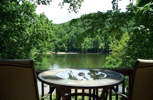 Norfork Cabin | White River Get Away Cabin (Norfork) - River frontage - Open all Year