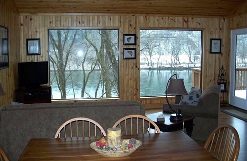 Norfork Cabin | White River Get Away Cabin (Norfork) - River frontage - Open all Year