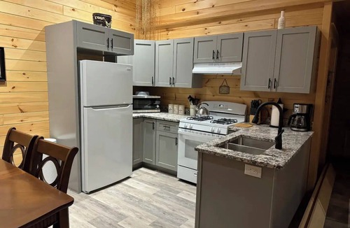 Hillsborough Cabin | White Rock Cabin #3nn