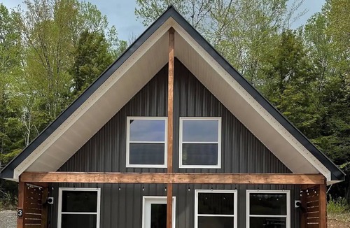 Hillsborough Cabin | White Rock Cabin #3nn