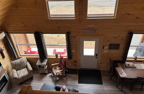 Hillsborough Cabin | White Rock Cabin #3nn