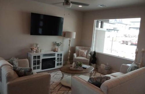 Cane Beds Villa | White Rocks-4beds, 3bath,hot tub