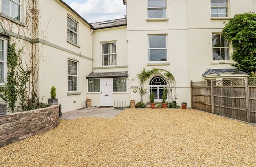 Whitchurch Cottage | White Roses