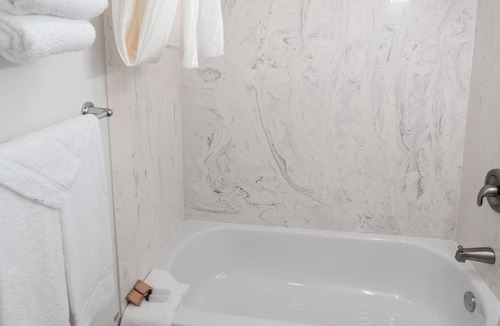 Whites City Hotel | White's City Cavern Inn