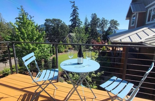 White Salmon House | White Salmon Guest Studio