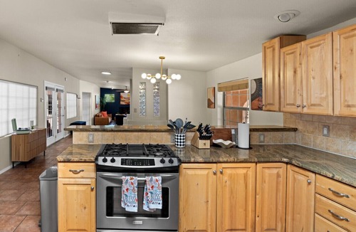 Alamogordo House | White Sands Retreat|Indoor Pool|Minigolf|Game Rm