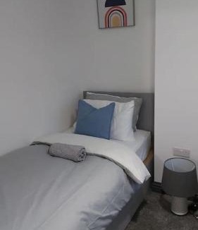 Dartford House | White Shelf Dartford House