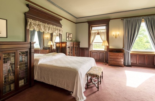 Geneva Hotel | White Springs Manor a Belhurst Property
