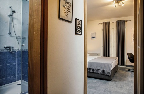Promajna Bed & Breakfast | White Stone Villa