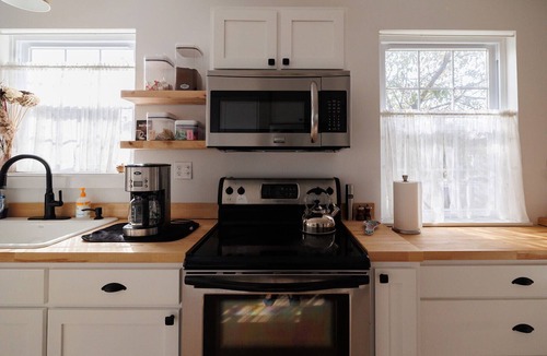 White Sulphur Springs House | White Sulphur Springs Downtown Home