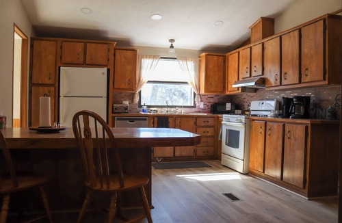 Damon Other | White-tailed Ranch | Peaceful 1-Acre Nature Escape