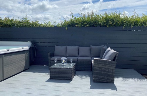 Llandwrog Cottage | White Towers - HW7625