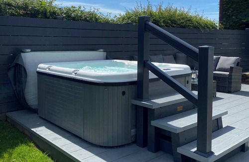 Llandwrog Cottage | White Towers - HW7625