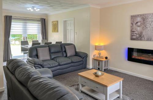 Llandwrog House | White Towers - Hw7625