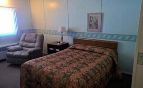 St. Charles Hotel | White Valley Motel