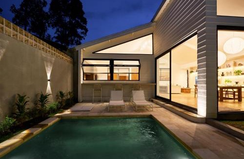 Bengkel Villa | White Villa by Betterplace