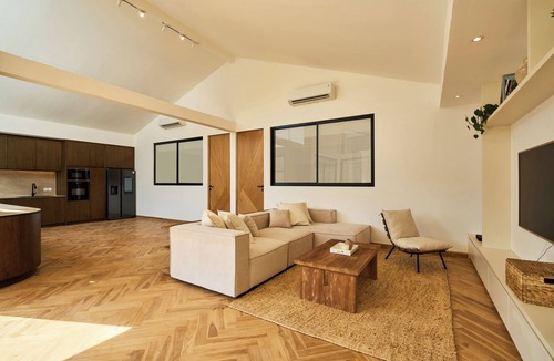 Bengkel Villa | White Villa by Betterplace